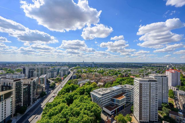 Flat to rent in Westmark Tower, London