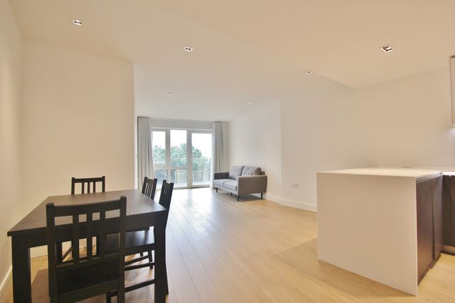 Flat to rent in Quayside House, Kew Bridge Road, Kew Bridge