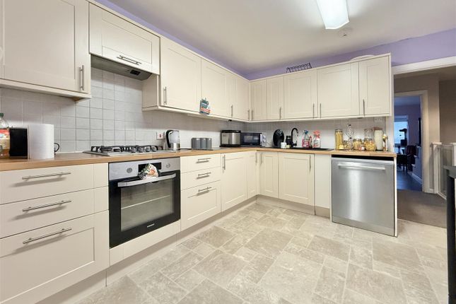 35, Ocean View Drive, Brixham photo 3