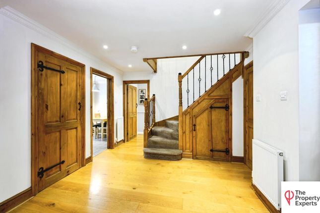 6, Hermitage Road, Surrey photo 4