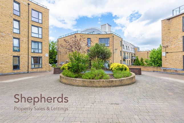 Thumbnail Flat for sale in The Meads, Mead Lane, Hertford