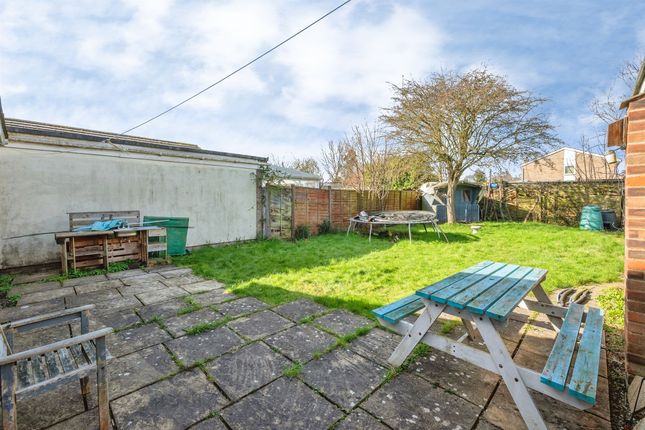 68, Rivermead, Norwich photo 3