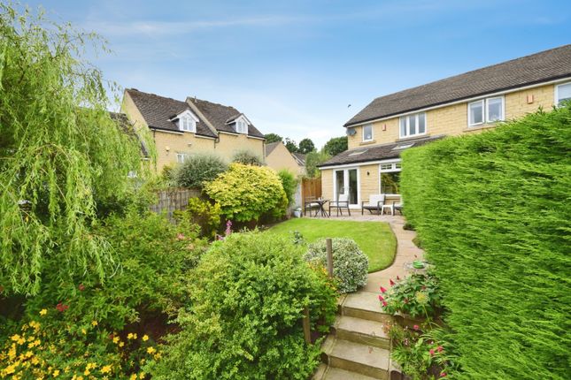 28, Whitestone Drive, Keighley photo 4