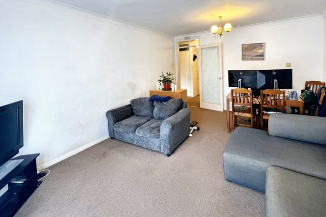 Flat to rent in Scotts Avenue, Bromley