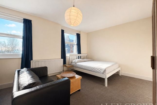05R, Holloway Road, Archway photo 2