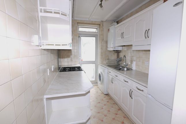 11, Sutherland Road, London photo 4