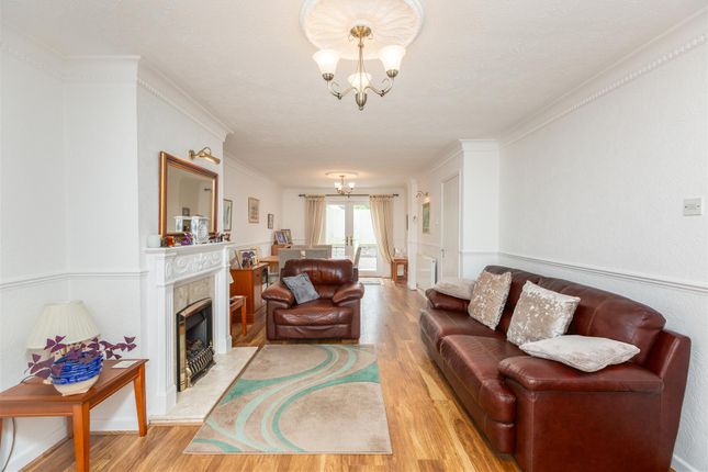 11, Clos Cefn Brith, Llanelli photo 4