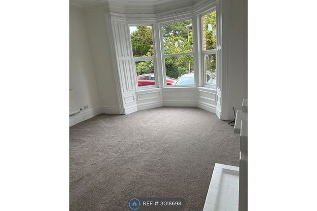 Flat, Marine Road, Colwyn Bay photo 3