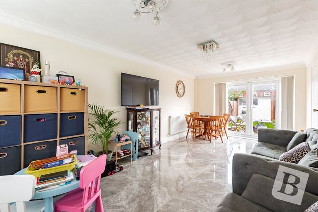 23, Clayburn Circle, Essex photo 2