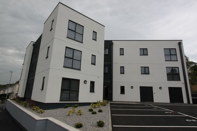 Thumbnail Flat to rent in Lower Compton Road, Plymouth, Devon