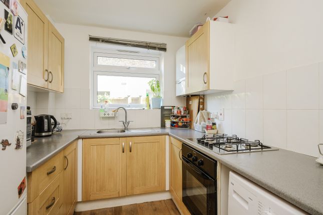 Flat 1, 146-148,, Hartfield Road, London photo 4