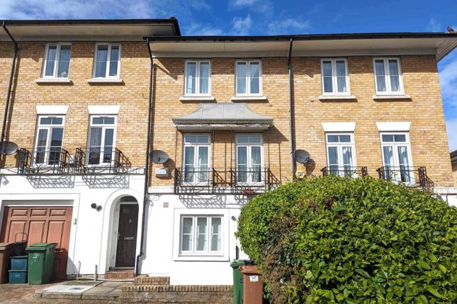 Thumbnail Terraced house for sale in Kingswood Drive, Sutton