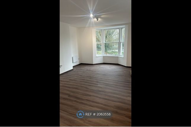 Flat to rent in Easton Street, High Wycombe