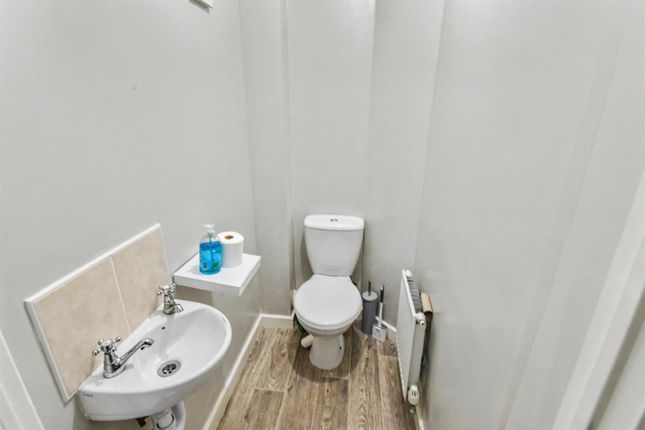37, Carltonwood Close, Corby photo 4