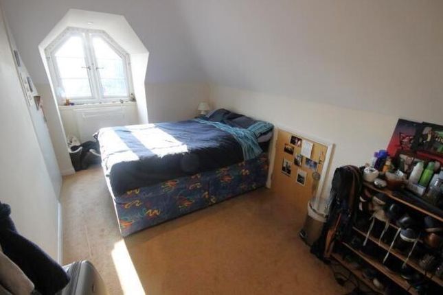 8, Trinity Court, Addlestone photo 4