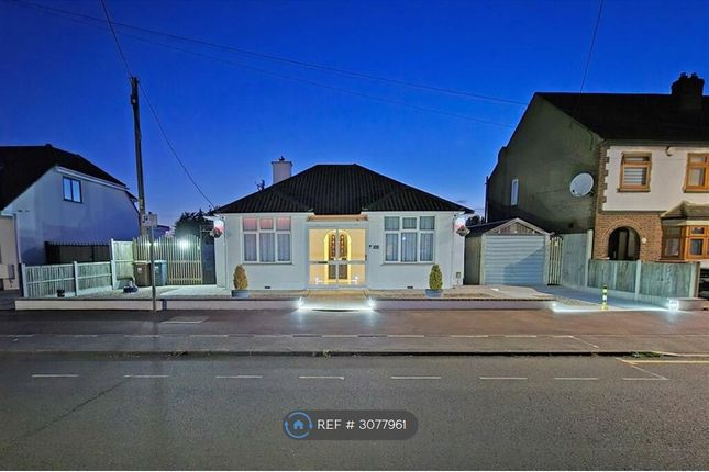 3-bed bungalow on Dagenham, £2,450/mo