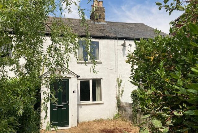 Thumbnail Cottage for sale in Three Gates Road, Fawkham, Longfield