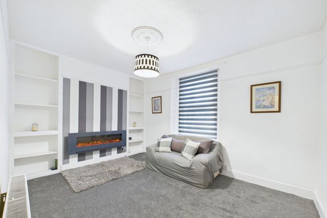 29, Alexandra Road, Torquay photo 2