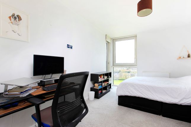 Flat for sale in Argento Tower, Mapleton Road, Wandsworth, London