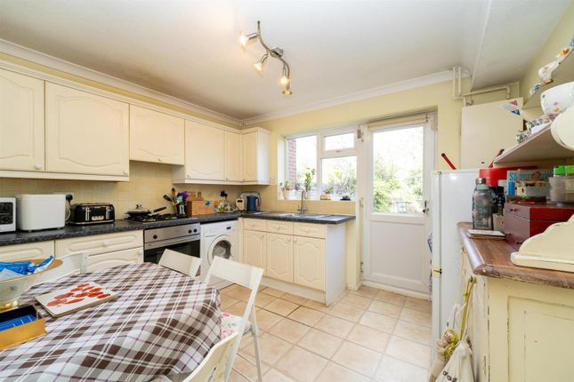 25, Meryfield Close, Borehamwood photo 4