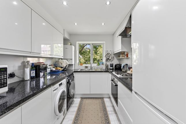 10, Caernarvon Court, 12, Surbiton Hill Park, Surbiton photo 4