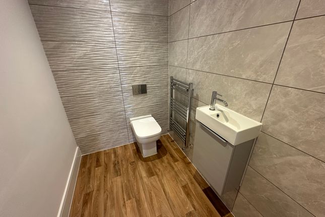 12, Hollowsbrook Road, DONCASTER photo 5