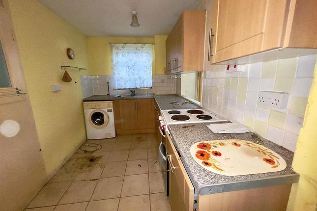 7, Darvill's Lane, Slough photo 4