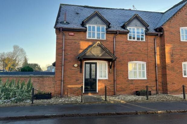 Thumbnail Semi-detached house to rent in Red Lion Court, Warwick