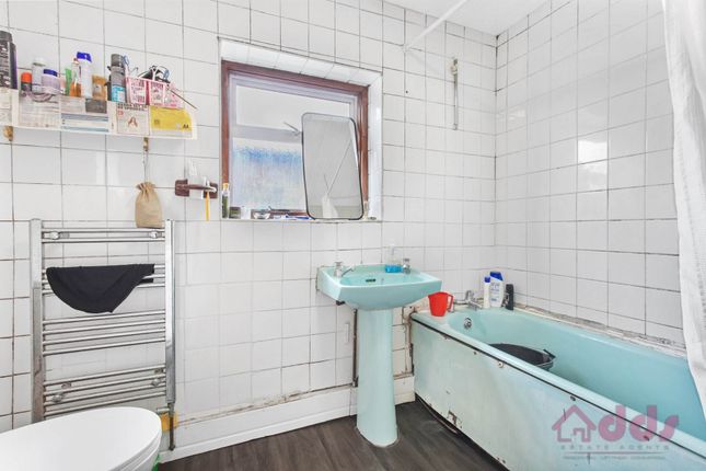 118, Hammond Road, Southall photo 5