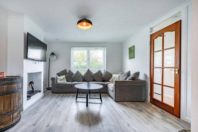 4 Mavis Bank, Bishopbriggs photo 4