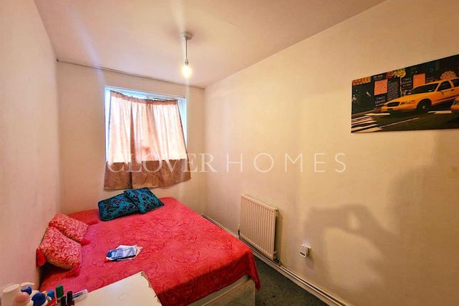 Flat for sale in Old Road, Enfield