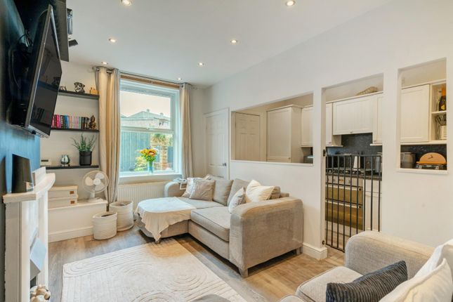 28, Idle Road, Bradford photo 4