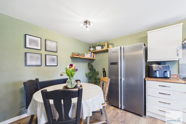 12, Mosquito Grove, Nottingham photo 4