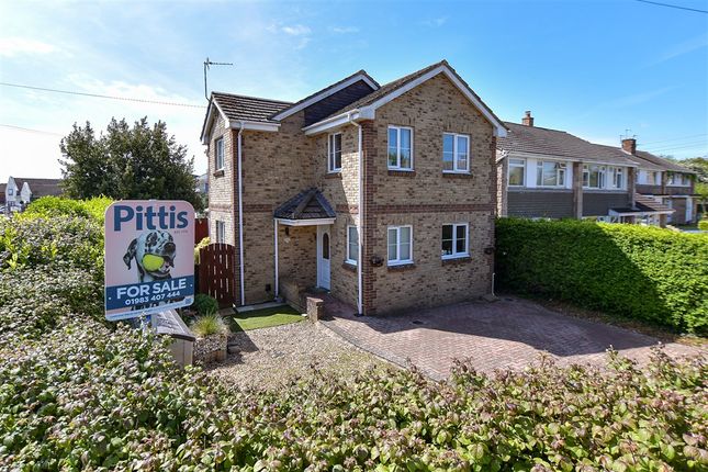 4-bed house on Tamar Close, Sandown, £325,000