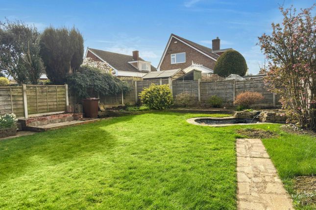 2, COTSWOLD DRIVE, LEEDS photo 2