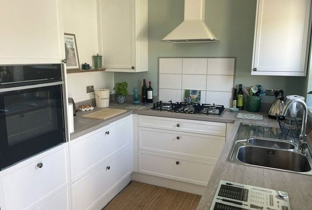 20, The Mount, Cranleigh photo 2