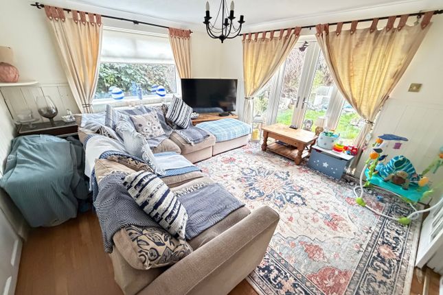 11, Courtfield Road, Ashford photo 4