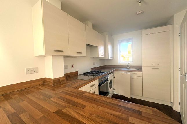 30, Pickernell Road, Tidworth photo 4