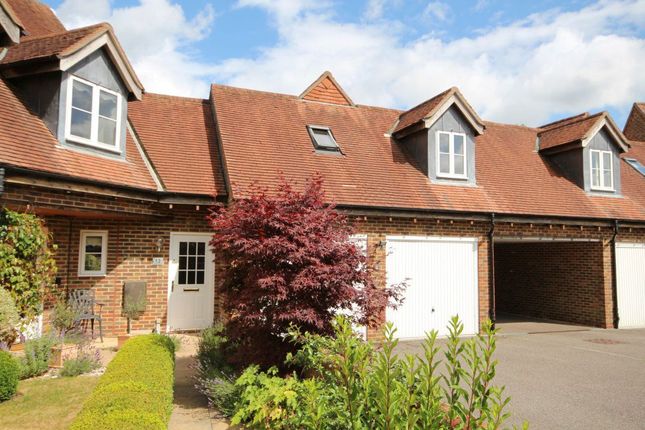 Thumbnail Maisonette to rent in Wyvern Place, Warnham, Horsham