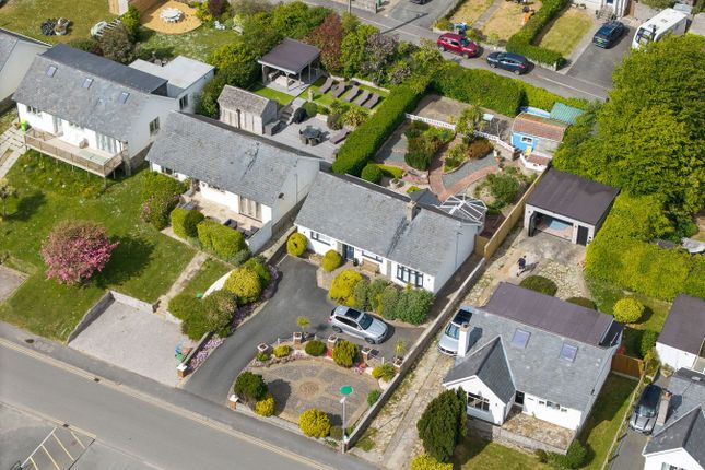 14, Cae du Estate, Pwllheli photo 3