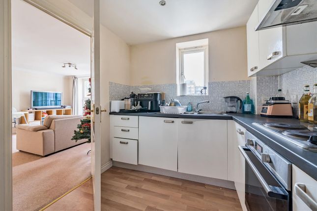 Flat for sale in Lee Heights, Bambridge Court, Maidstone
