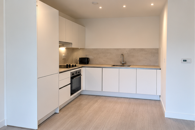 Caturra Court, Cranton Avenue, Hayes photo 2