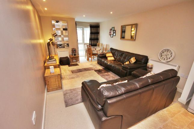 24 Sedgwick Court, Central Way, Warrington photo 2