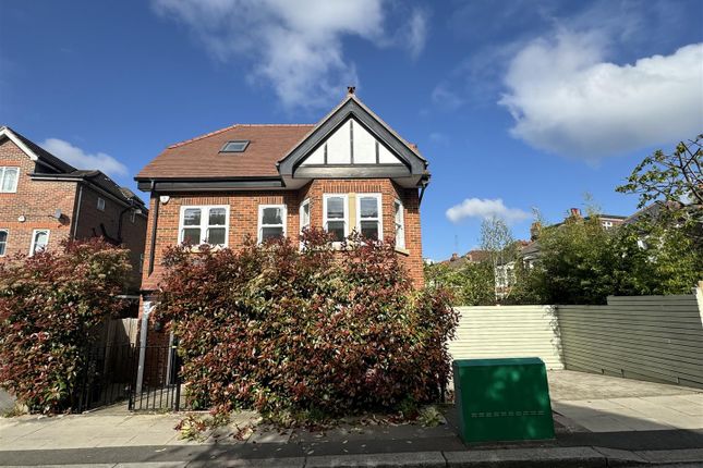 Thumbnail Detached house to rent in Gainsborough Road, North Finchley