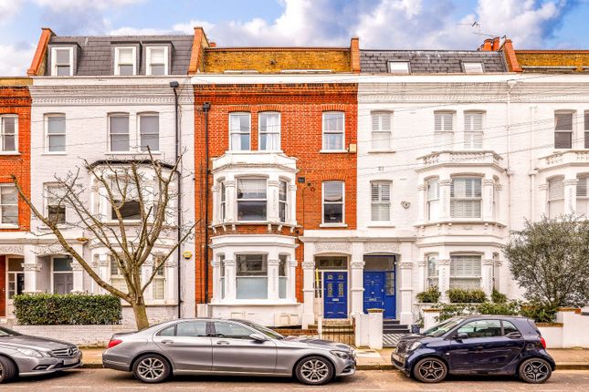 Flat for sale in Oxberry Avenue, London