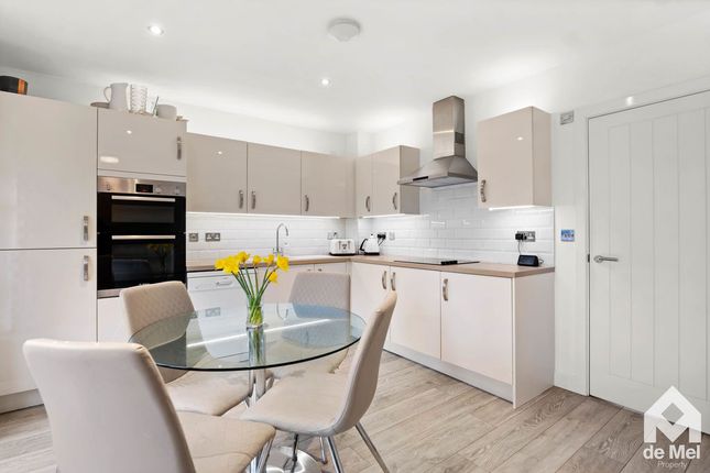 18, Barley Road, Cheltenham photo 4