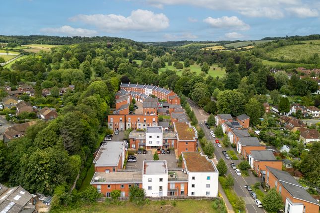 16, Pallatia Court, Buckinghamshire photo 2