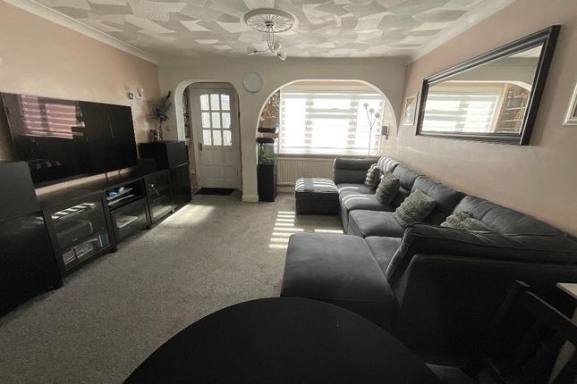 65 Diban Avenue, Elm Park, Hornchurch photo 4