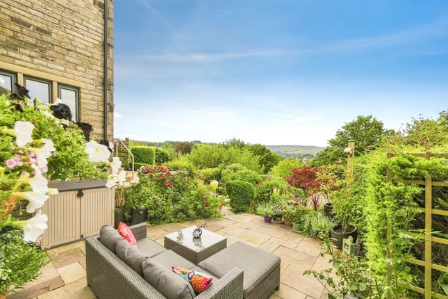 6, Cliff Hill Court, HOLMFIRTH photo 4