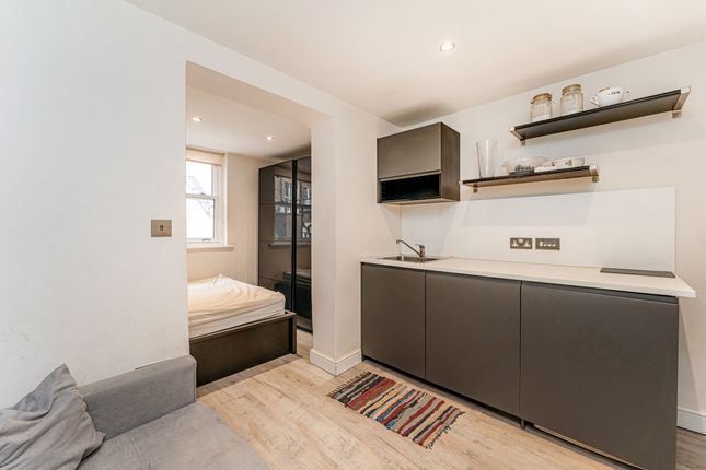 Studio to rent in Gloucester Street, London